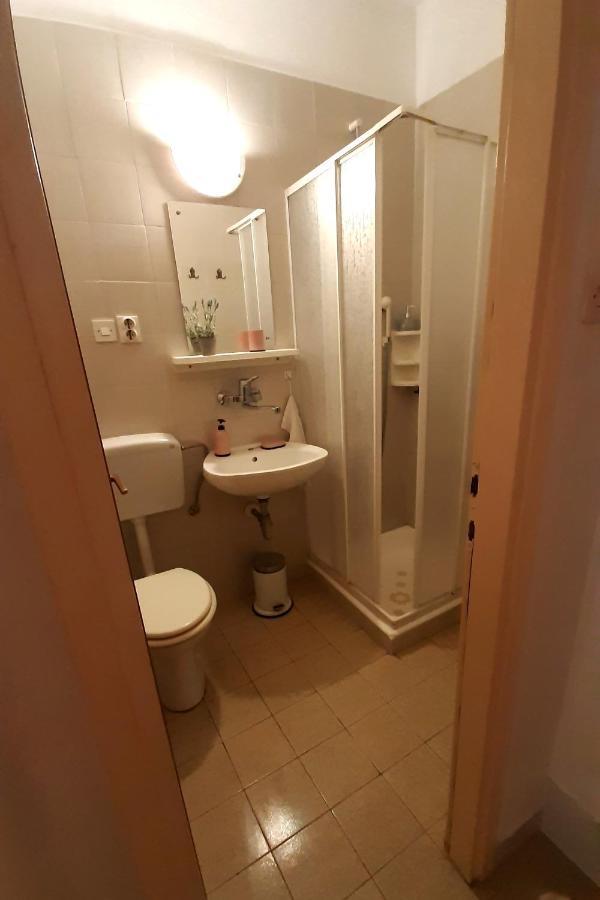 Apartments By The Sea Seget Vranjica, Trogir - 7508 Ngoại thất bức ảnh